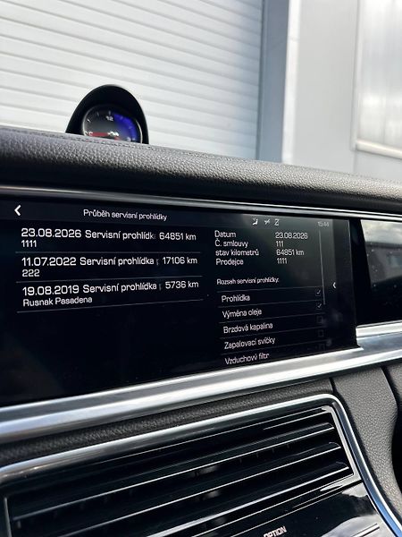 Porsche Panamera (2018) 3.0 V6 246KW AT 2018 65TKM - fotka 27 z 37