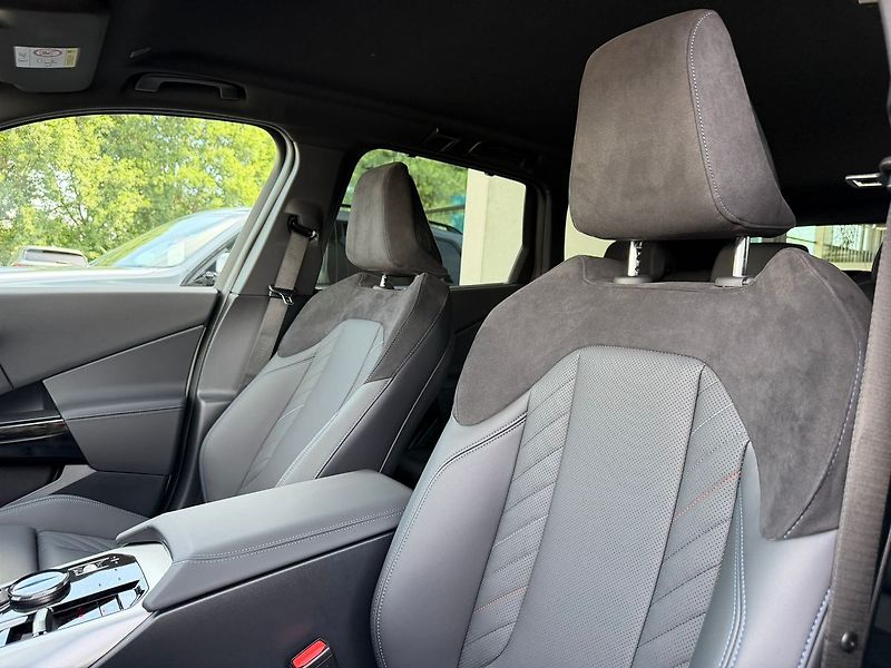 BMW X3 xDrive 20d Harman Kamery 360 E - fotka 21 z 34