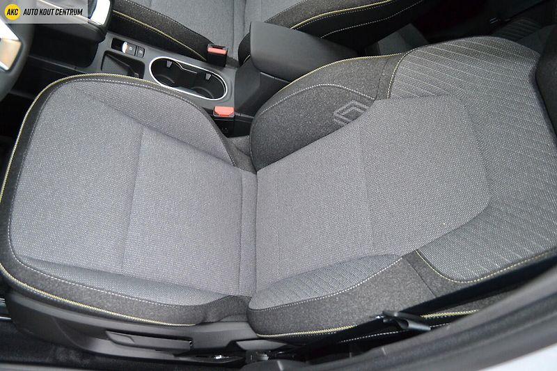 Renault Captur techno mild hybrid 140 - fotka 21 z 52