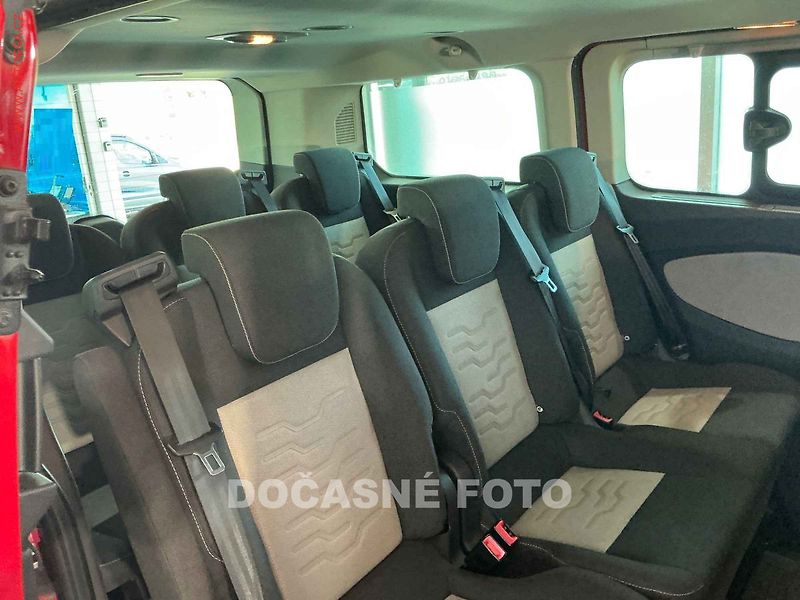 Ford Tourneo Custom (2013) 2.2TDCi 8míst, Limited, navi - fotka 6 z 6