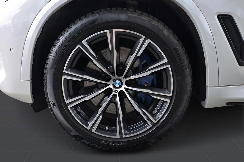 BMW X5 xDrive30d - fotka 7 z 15