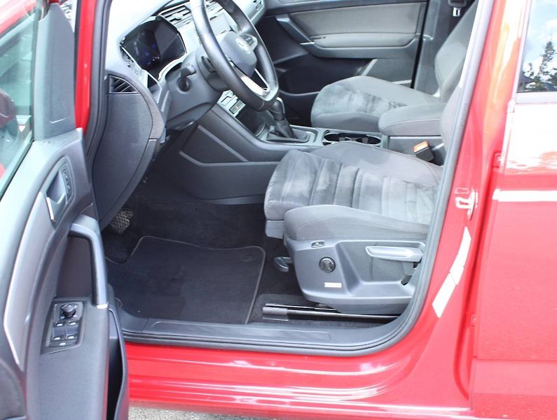 Volkswagen Touran (2022) 2.0 TDI 110kW DSG LED tažné - fotka 32 z 35