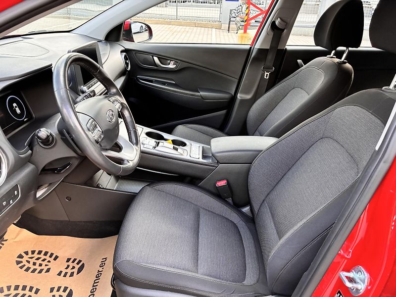 Hyundai Kona EV64kWh-150KW,  REZERVACE - fotka 12 z 38