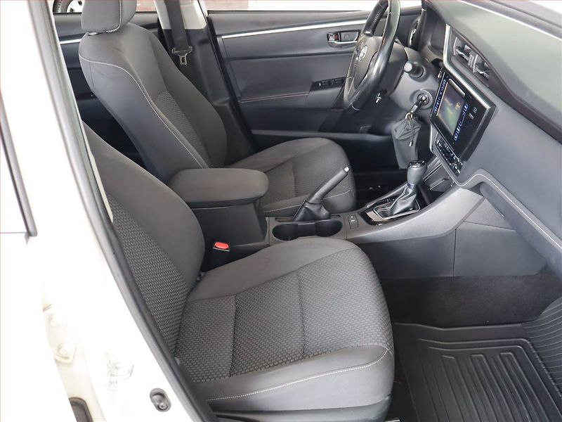 Toyota Corolla (2017) Style 1.6 Valvematic, Automat - fotka 9 z 25
