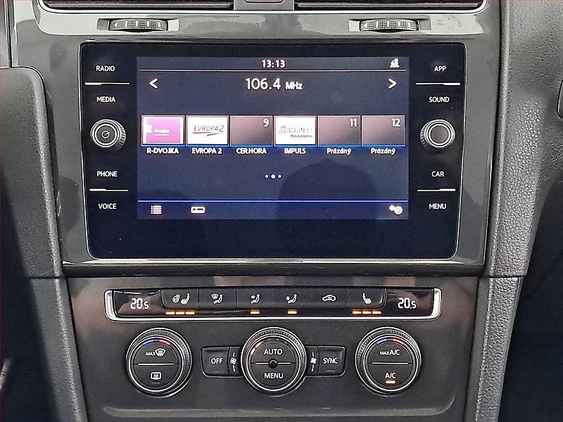 Volkswagen Golf (2018) Highline 1.5 TSI, Serv.kniha - fotka 12 z 19