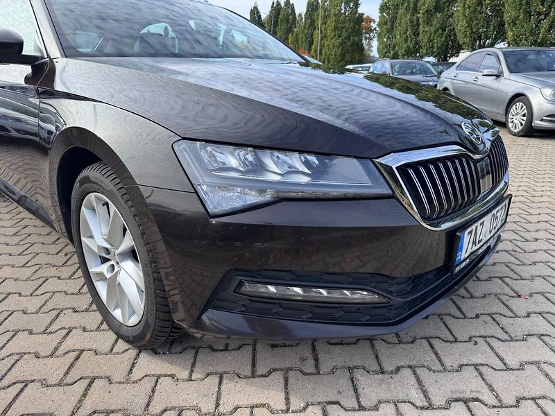 Škoda Superb (2019) 1,5 TSI 110 KW 2. MAJ KM - fotka 11 z 44