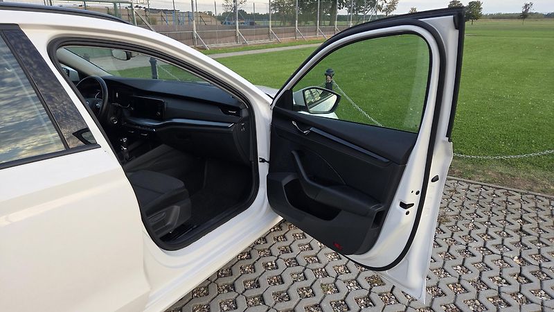 Škoda Octavia  1.0 TSI 81 kW, CZ, DPH, LED - fotka 11 z 30