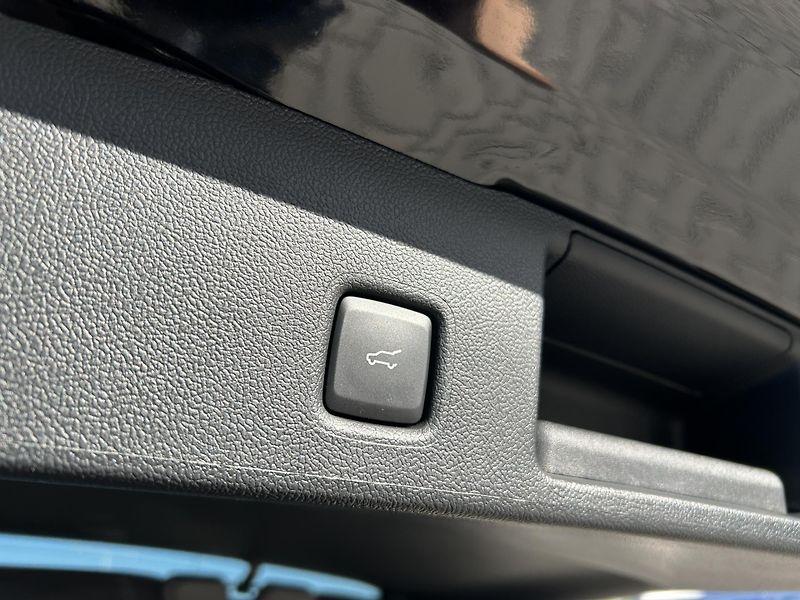Ford Kuga ST-Line X 2.5 PHEV 134 kW - fotka 11 z 44