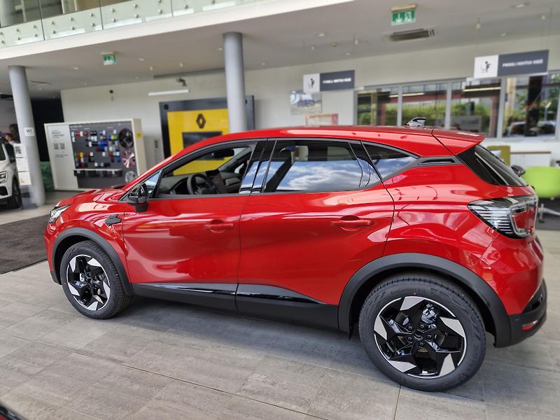 Renault Captur (2026) techno TCe 115     - fotka 11 z 12