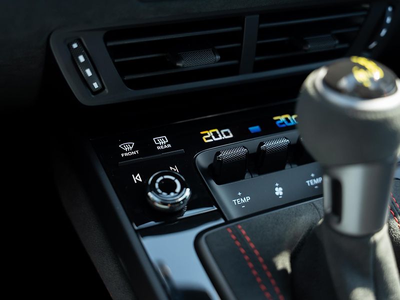Porsche 911 GT3 - fotka 17 z 30