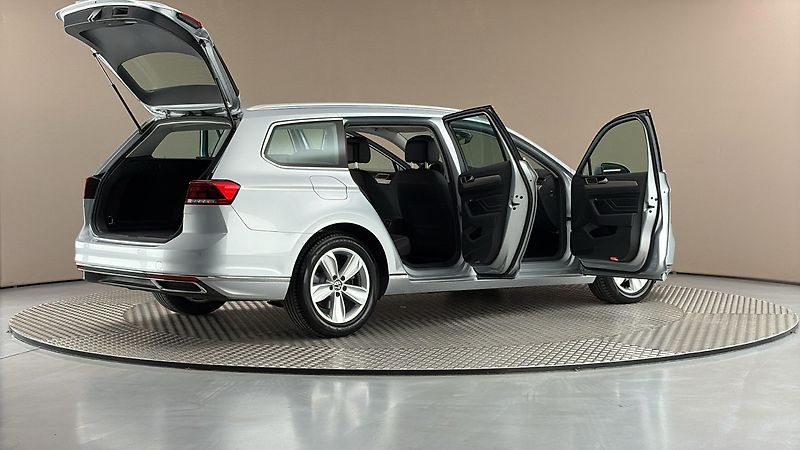 Volkswagen Passat 2.0 TDI DSG Elegance Variant - fotka 6 z 26