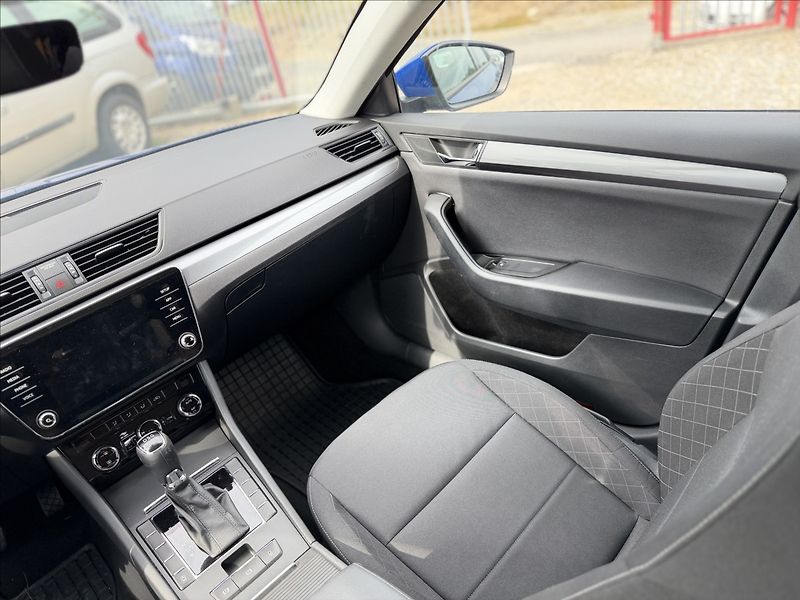 Škoda Superb 1,5 TSI 110kW DSG +SADA ALU - fotka 18 z 24