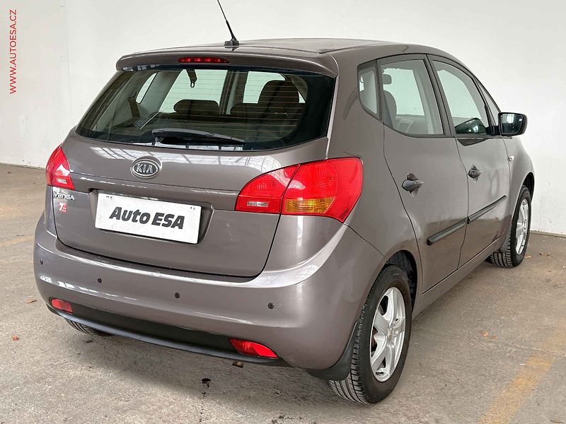 Kia Venga (2011) 1.4i, ČR, AC, park.asist - fotka 4 z 13