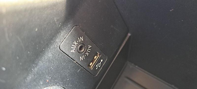 BMW i3 (2015) REX*LED*VÝBAVA*STAV*VÝHŘEV - fotka 40 z 42
