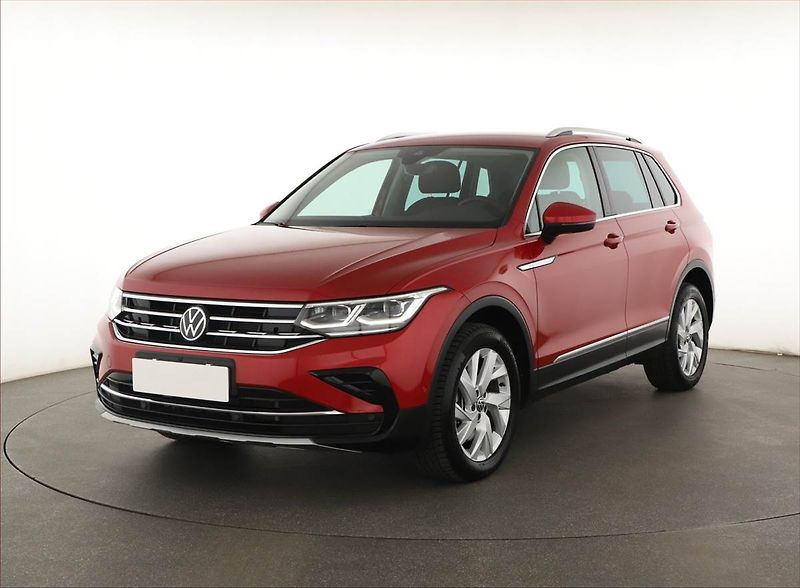Volkswagen Tiguan (2022) 2.0 TSI - fotka 2 z 20