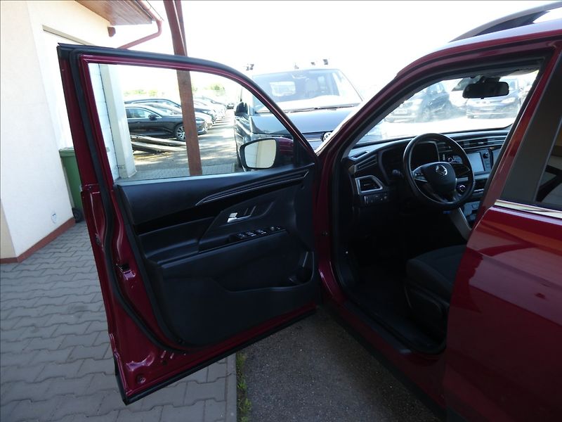 SsangYong Korando 1,5 1.5T-GDI,Style,4x4,automat - fotka 20 z 42