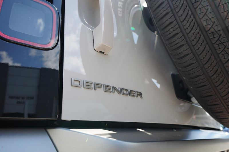 Land Rover Defender 110 S D200 - fotka 33 z 34