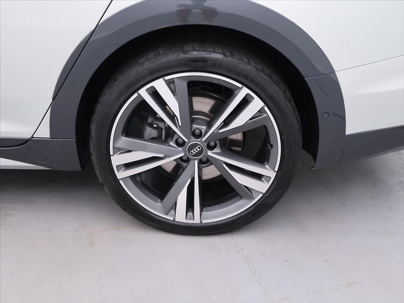 Audi A6 Allroad 3.0 55 TDI 253kW B&O DPH TOP - fotka 28 z 35