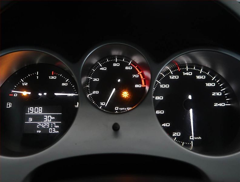 Seat Altea (2009) 1.4 TSI, nová STK, Tažné - fotka 11 z 16