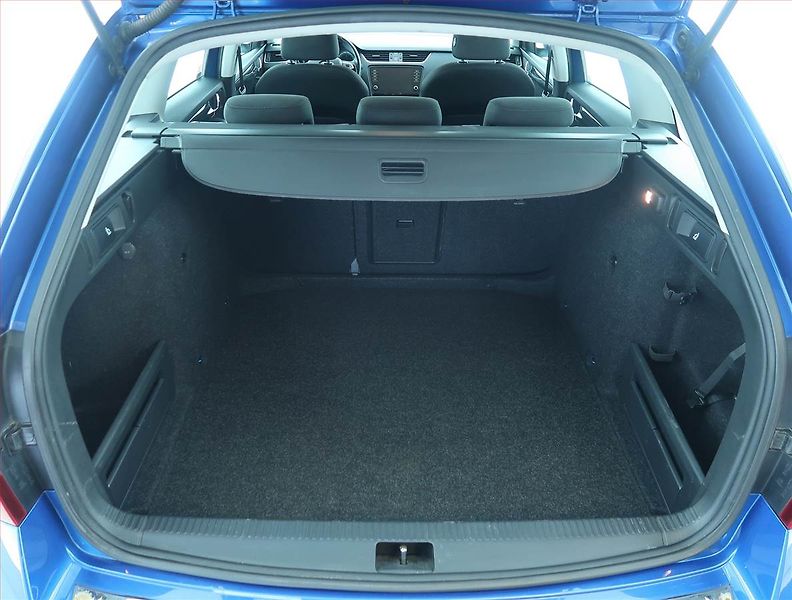Škoda Octavia (2017) Ambition 2.0 TDI, Tempomat - fotka 13 z 19