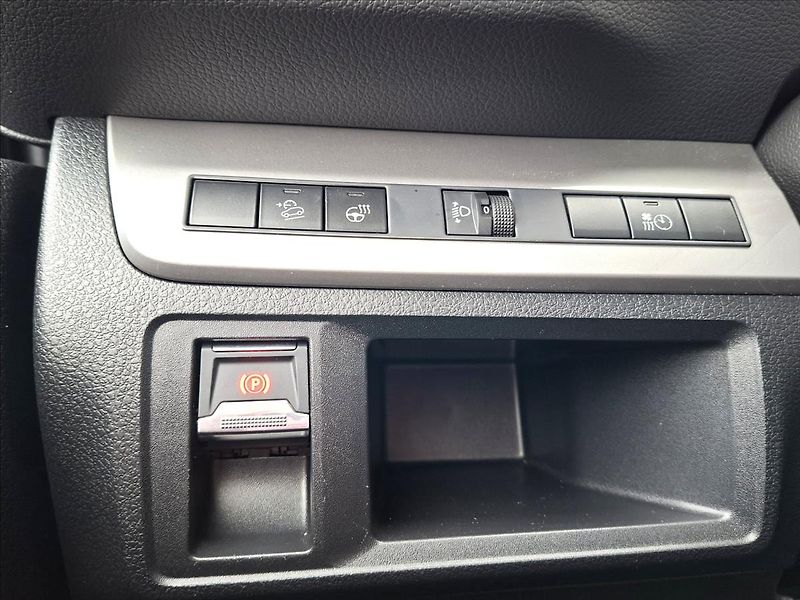 Citroën SpaceTourer 2,0 BlueHDi 180 EAT8 SHINE XL - fotka 29 z 36