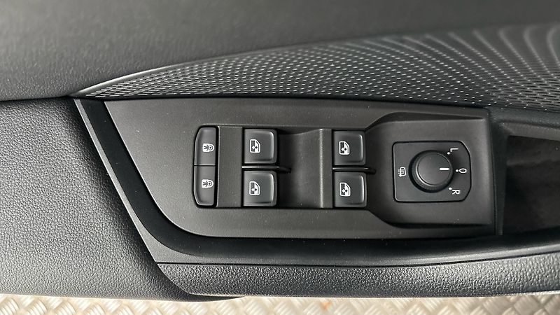 Škoda Octavia 2.0 TDI DSG Ambition - fotka 21 z 26