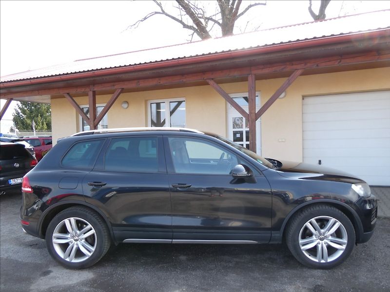 Volkswagen Touareg 3,0 TDi V6 180kW,2xkola,závěs - fotka 11 z 50