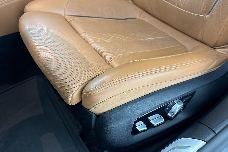 BMW Řada 7 750d xDrive - fotka 7 z 26
