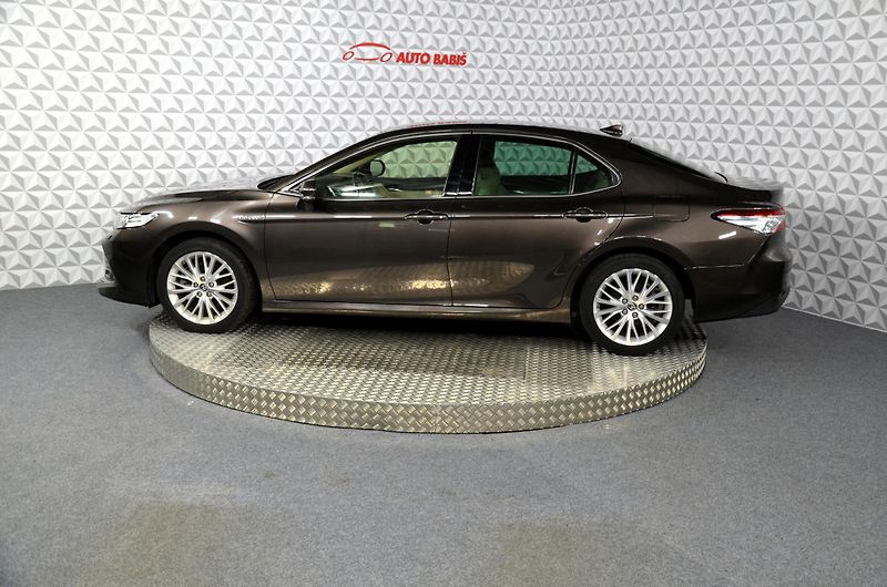Toyota Camry (2021) 2.5Hyb. Executive AT - fotka 5 z 15
