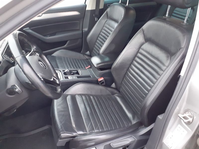 Volkswagen Passat Variant (2015) 2.0 TDi 176 Kw 4x4 DSG - fotka 22 z 47