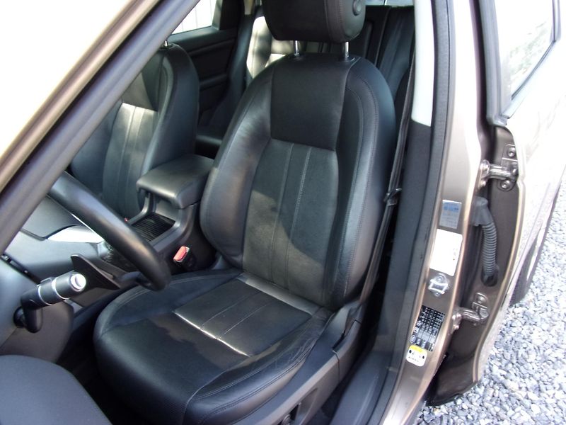 Land Rover Discovery Sport (2015) 2.2D 4X4 110kW AUTOMAT KŮŽE KM - fotka 16 z 24
