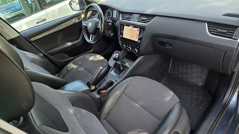 Škoda Octavia 2.0TDI 4x4  STYLE 1MAJITEL - fotka 26 z 43