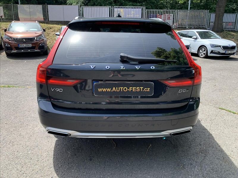 Volvo V90 2,0 D5 CROSS COUNTRY AUTOMAT - fotka 6 z 21