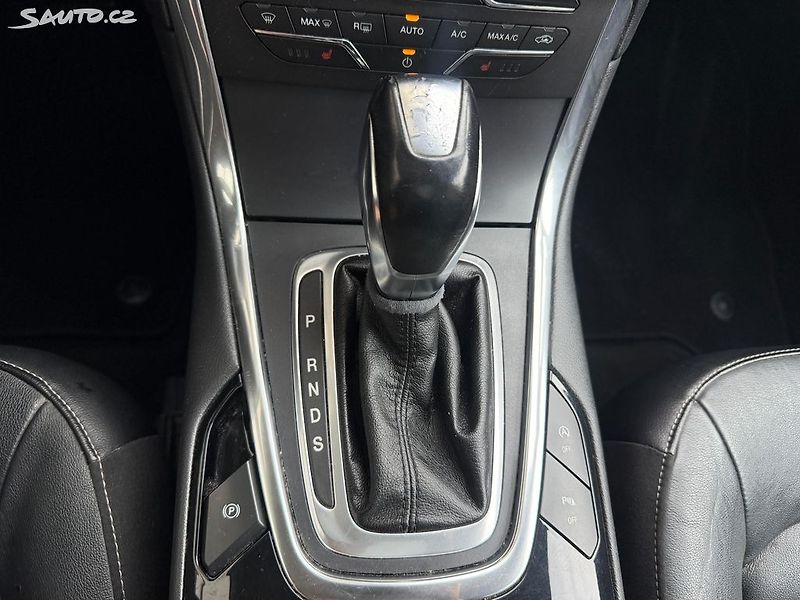 Ford Galaxy (2016) 2.0TDCI 132Kw Aut 4x4 7míst - fotka 22 z 24