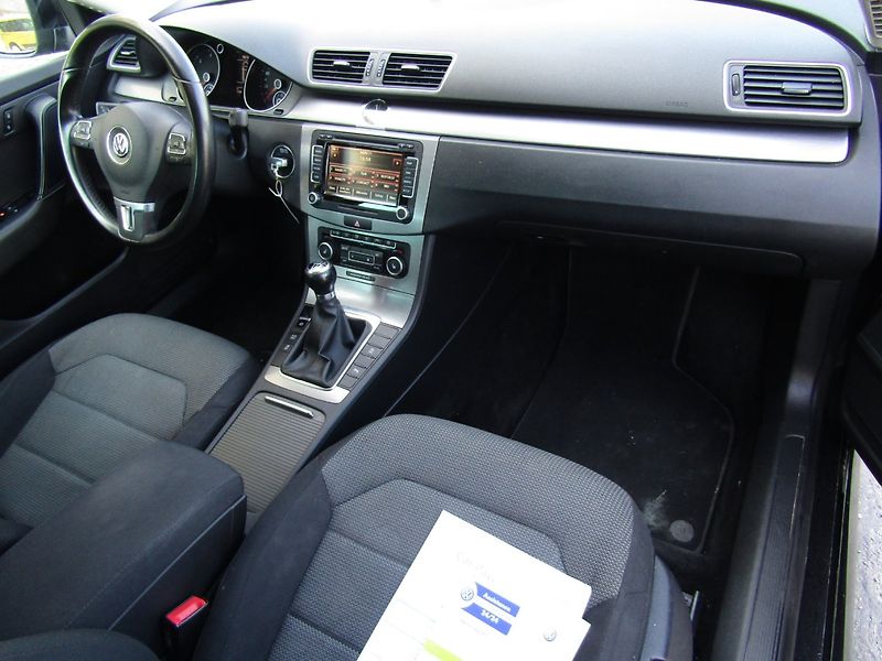 Volkswagen Passat (2011) 1.6 TDI 77kW - fotka 14 z 45