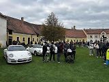 Sraz vozů Porsche ve Švihově na hradě.