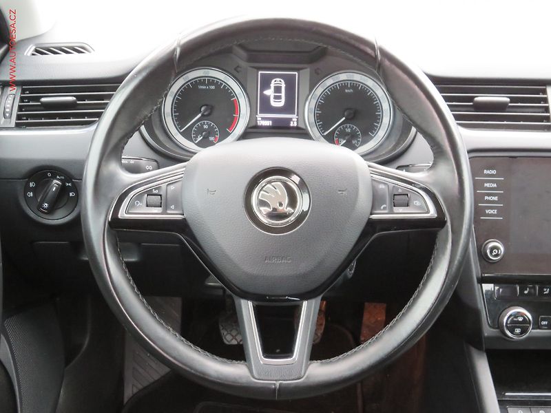 Škoda Octavia (2017) 1.0 TSi, ČR, Style, xenon - fotka 15 z 33
