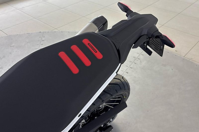 BMW F 900 GS - fotka 9 z 13