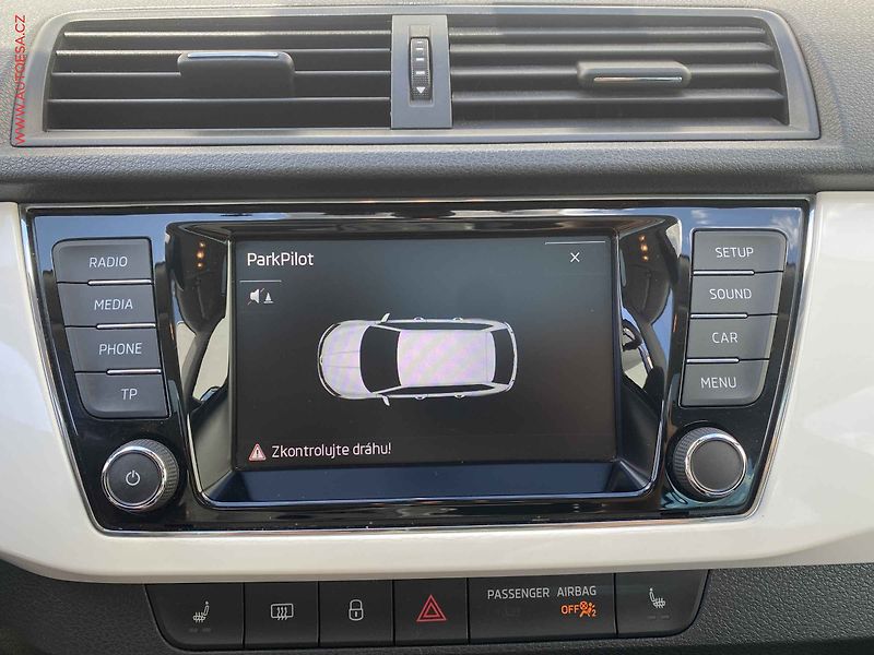 Škoda Fabia (2015) 1.2 TSi, ČR, Style, DSG - fotka 17 z 17