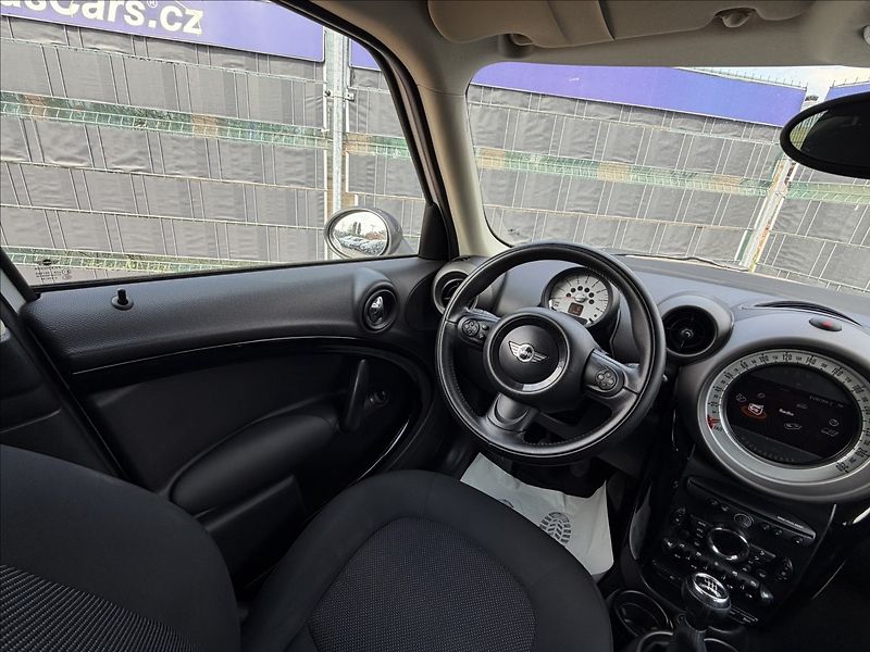 Mini Countryman 1.6 i - fotka 8 z 14