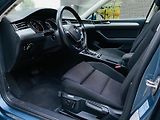 Volkswagen Passat 2.0TDI AUTOMAT VÝHŘEV SERVISKA - náhled 28