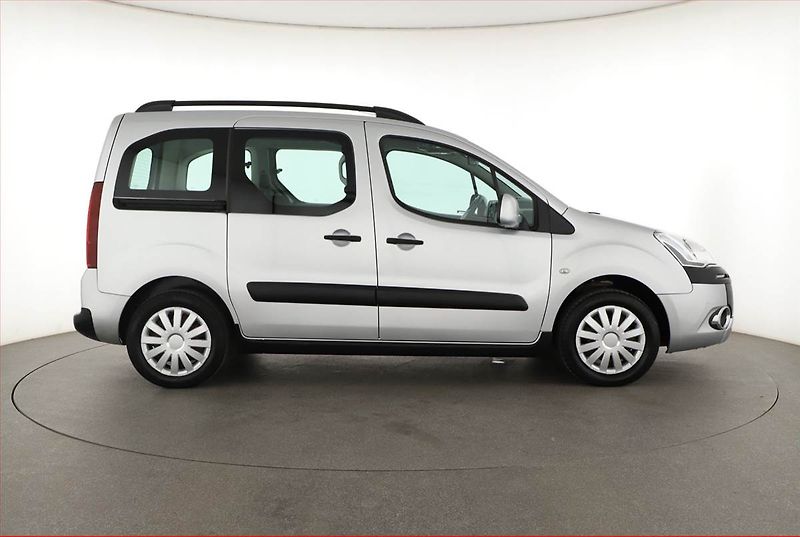 Citroën Berlingo (2015) XTR 1.6 HDi, 5Míst, ČR, 1Maj - fotka 6 z 10