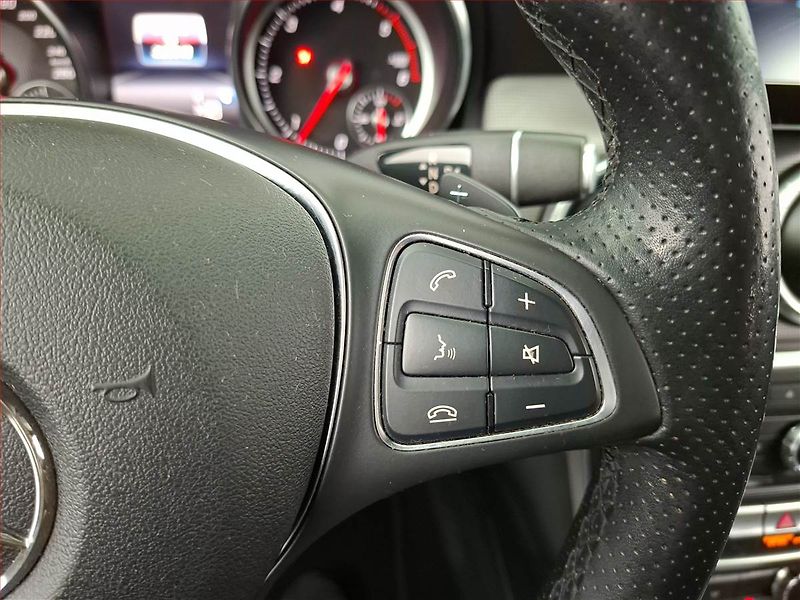 Mercedes-Benz CLA (2017) 200 CDI, Automat, Kůže, Navi - fotka 20 z 23
