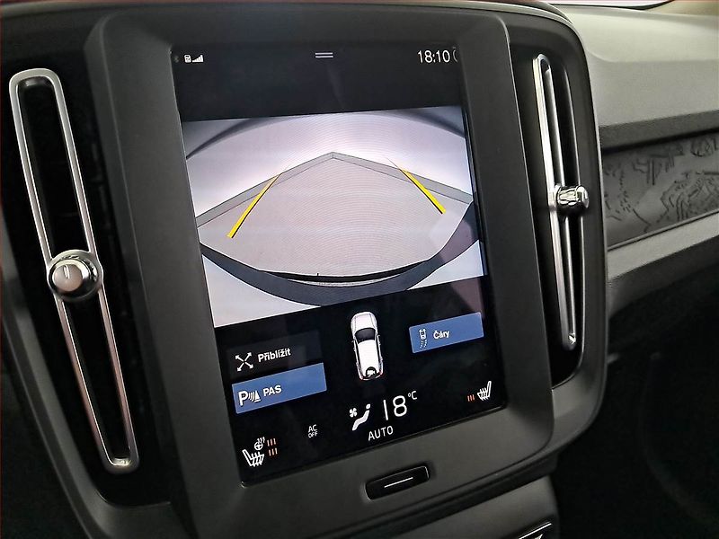 Volvo XC40 (2021) T2 - fotka 17 z 18