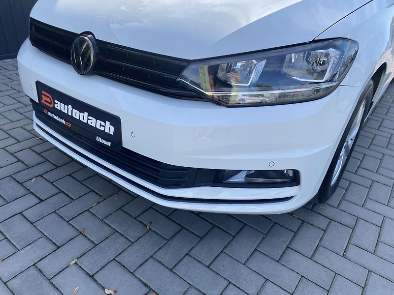 Volkswagen Touran 1.4TSI 110kW-1xMAJ-7MÍST-NAVI - fotka 8 z 44