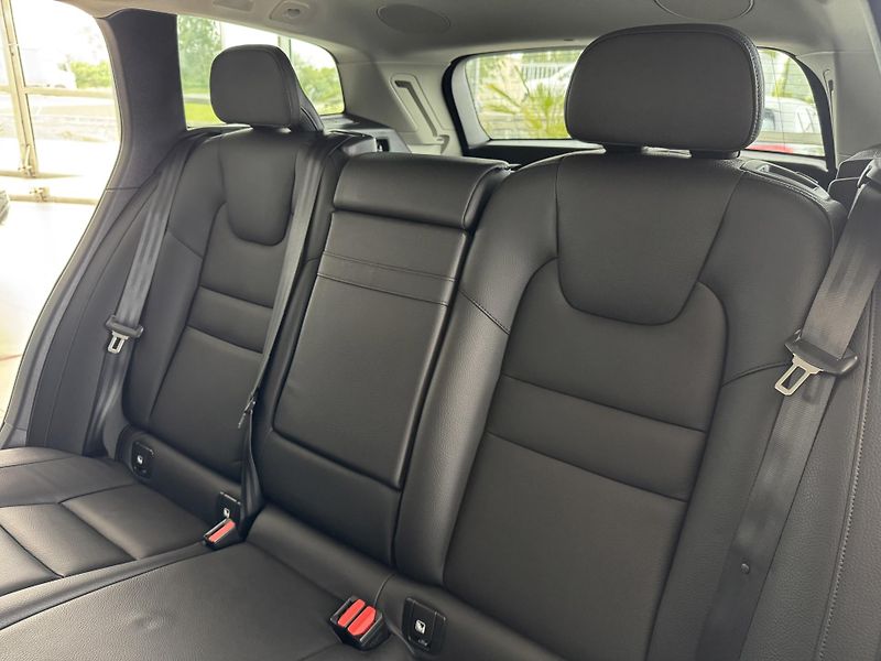 Volvo V60 T6 AWD*257kW*REZERVACE! - fotka 14 z 33