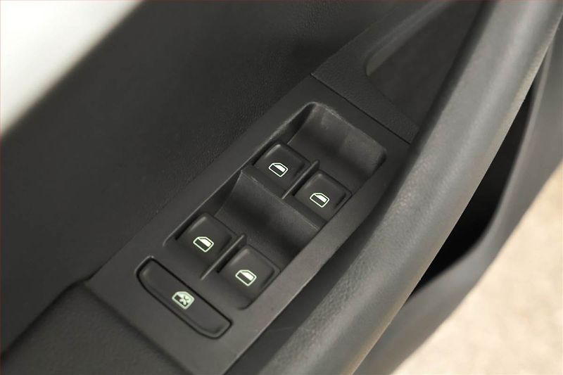 Škoda Octavia (2014) 1.6 TDI, Tempomat - fotka 13 z 13