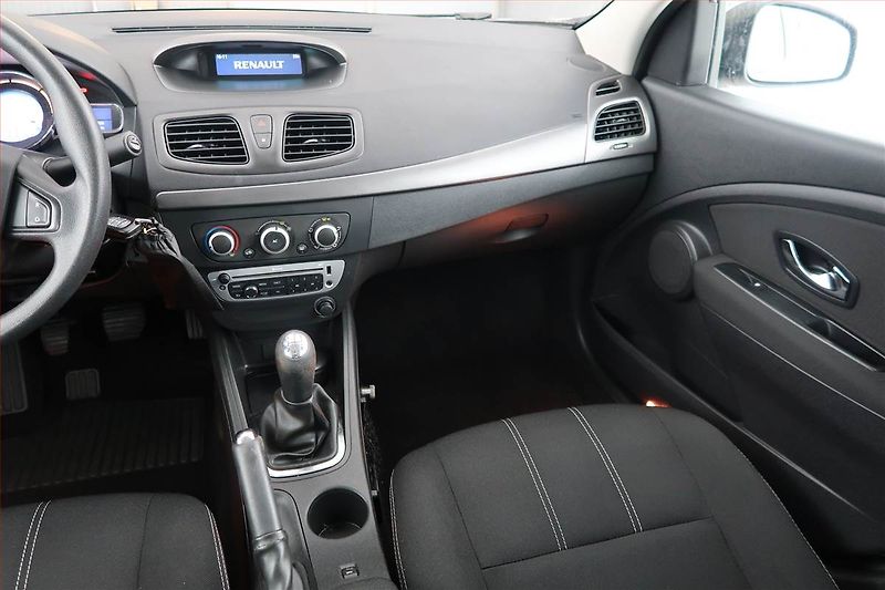 Renault Fluence (2013) 1.6 16V, Serv.kniha, Tempomat - fotka 8 z 20