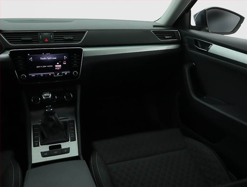 Škoda Superb (2021) 2.0 TDI, Serv.kniha, Navi - fotka 8 z 15