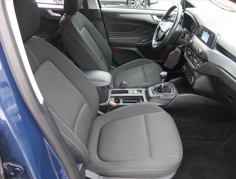 Ford Focus (2018) 1.5 EcoBlue, Serv.kniha - fotka 9 z 17